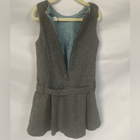 Burberry gray herringbone tweed wool dress with belt, size 5, fully lined. - Picture 6 of 13